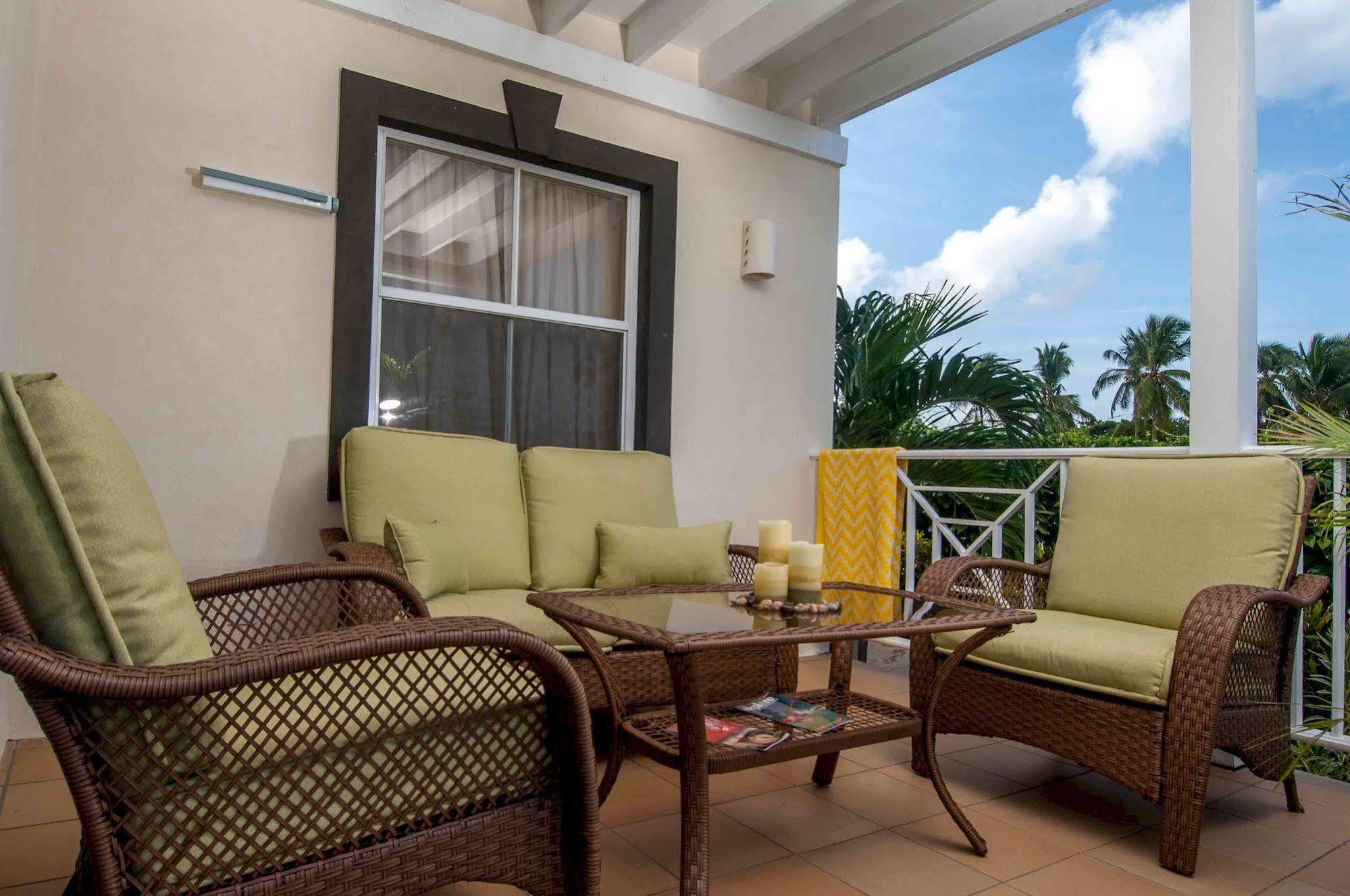 Lantana Barbados Condos Сент-Джеймс Екстер'єр фото